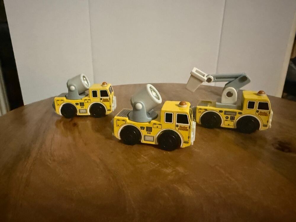 Thomas Wooden Railway Sodor Power LOT - 2 WORKS Spotlight Lorry 1 Cherry Picker